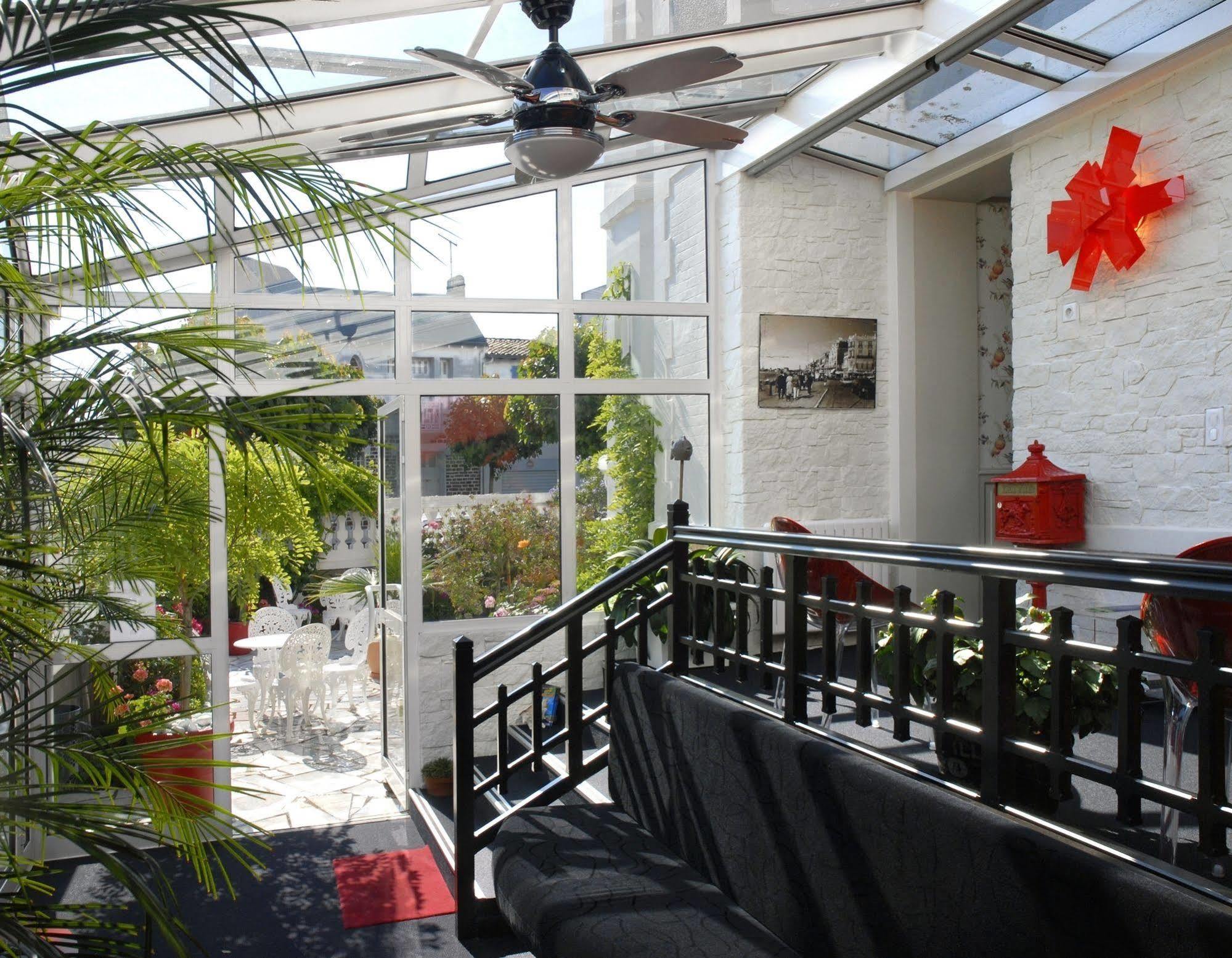 Hotel Calme Des Pins & Spa Les Sables-dʼOlonne Eksteriør billede